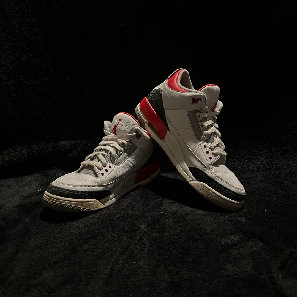 Nike Jordan 3 Retro “Fire Red”